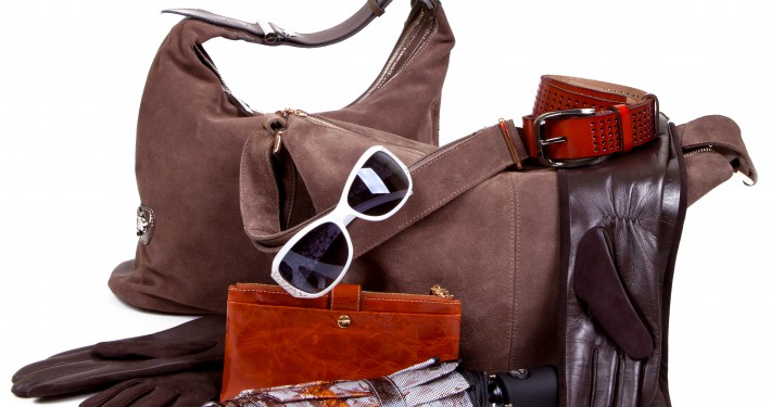 damen-accessoires-handtasche-geld-beutel-brille-schal-gürtel-handschuhe