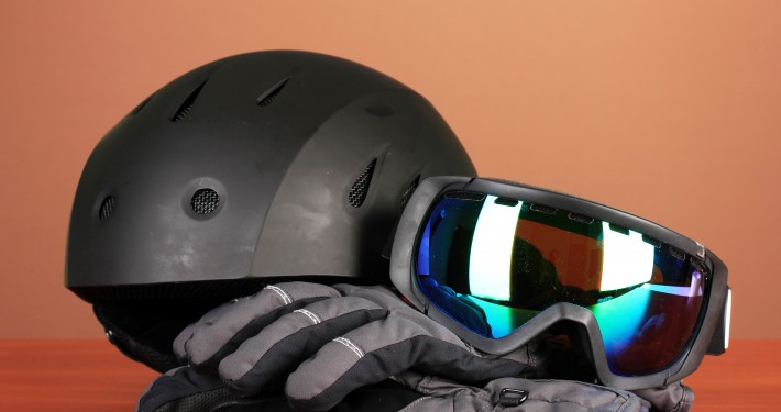 ski-helmet-gloves-goggles